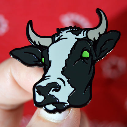 Green-Eyed Alien Cow Pin – Hard Enamel