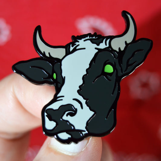 Green-Eyed Alien Cow Pin – Hard Enamel