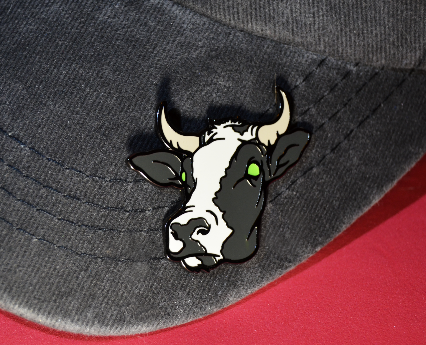 Green-Eyed Alien Cow Pin – Hard Enamel